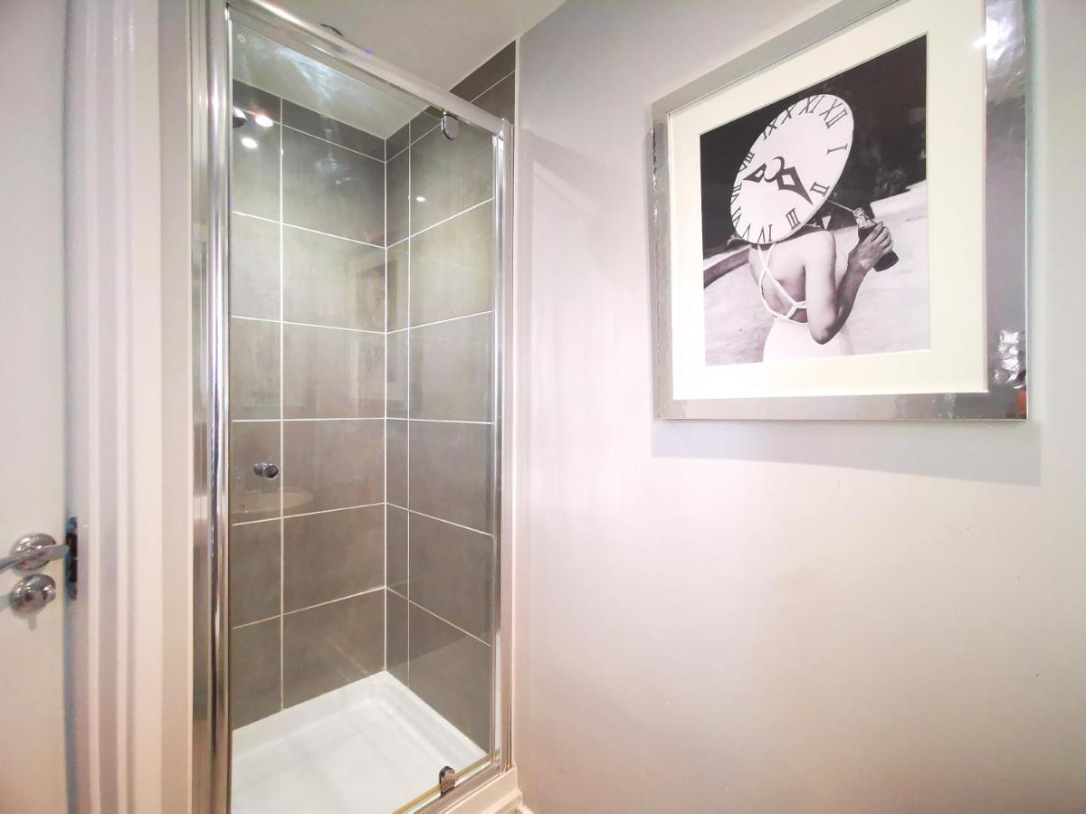 The Lawnswood - Central Manchester Holiday Home With Free Parking Exterior foto