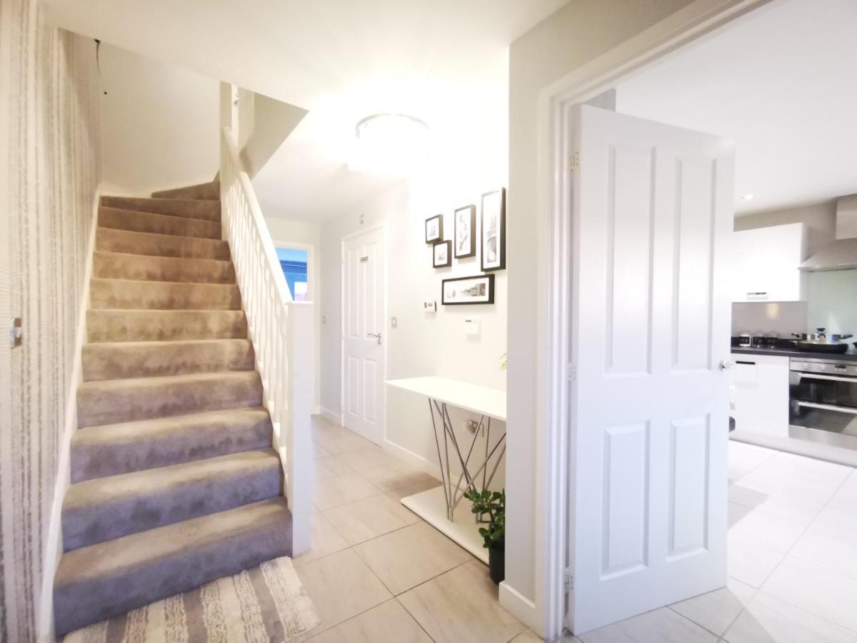The Lawnswood - Central Manchester Holiday Home With Free Parking Exterior foto