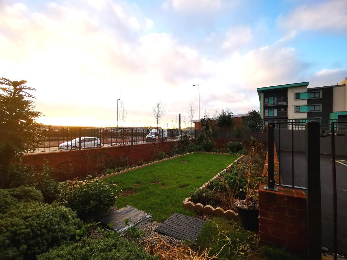The Lawnswood - Central Manchester Holiday Home With Free Parking Exterior foto